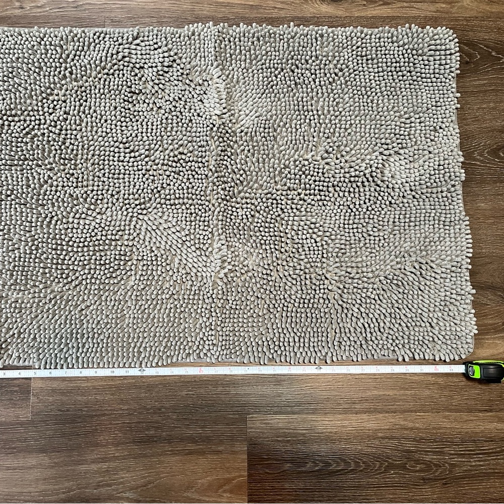 Soft Gray Shaggy Bath Mat